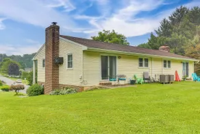 Family Retreat Near Hersheypark w/ Horse Farm View - Intérieur