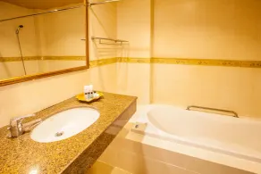 Khaolak Mohintara Resort - Bathroom