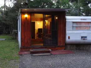 Crayfish Creek Van & Cabin Park - Room