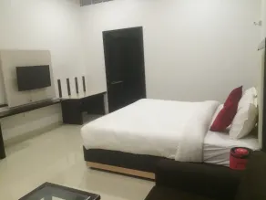 Chandra Grand - Room