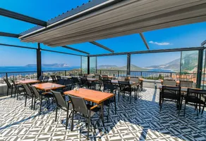Fly Inn - Restaurant