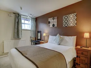 George & Dragon Inn - Room