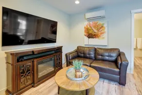 Modern Seatac Gem w/ Fireplace & Smart Tvs! - Innvendig
