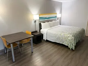 HomeTowne Studios by Red Roof Birmingham - Highway 280 - Rom