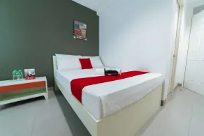 RedDoorz Plus @ Roxas Street Davao - Chambre