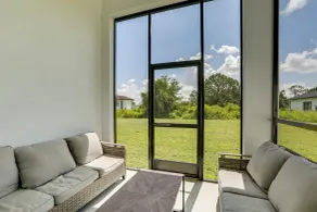Lehigh Acres Family Getaway w/ Lanai + Golf Nearby - Interiör
