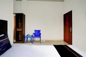 OYO 94818 Sabina House Syariah - Room