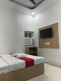 Hotel Ghoonghat - Room
