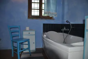 Agriturismo 'Molinuzzo - Joshua' mit Gemeinschaftspool, privater Terrasse und WLAN - Badezimmer