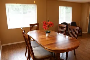 Quiet, clean and comfortable room - Restaurant