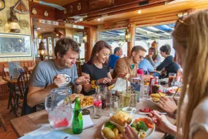The Steamer Inn - Restaurant