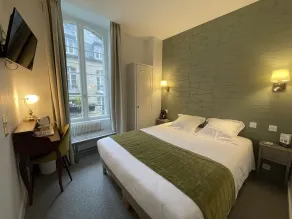 Balzac Hôtel Restaurant - Værelse
