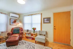 Cozy Vintage in Friendly Neighborhood, 2 Mi to UO! - Innenbereich