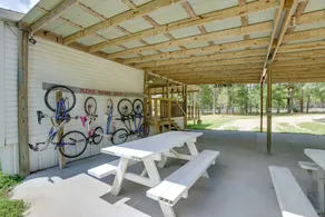 Play Games, Bike & Unwind: Cleveland Family Home! - Innenbereich