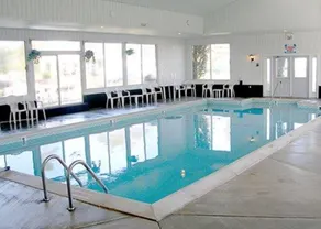 Quality Inn & Suites Mackinaw City Beachfront - Pool