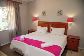Pine Lodge George - Room