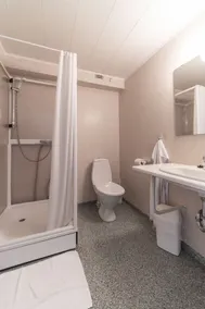 Isafjordur Hostel - Bathroom