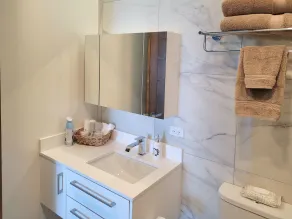 Seafront Condo Pool and Jacuzzi - Bathroom