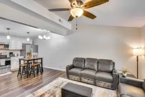 2 Mi to Lake Michigan: Pet-friendly Sawyer Apt - Interiör
