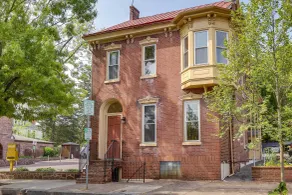 Walk to Restaurants & Shops: Apt in Pennsylvania! - Interiör