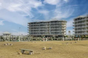 Walk to Main St: Condo w/ Pool Access in Crisfield - Innenbereich