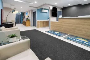 Days Inn by Wyndham Staten Island - Hall