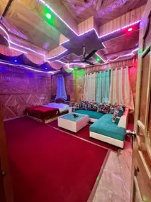 Majestic Mountain Bhaiji Guest House - Room