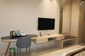 Infinity Stays - Hotel Near Medanta - Chambre