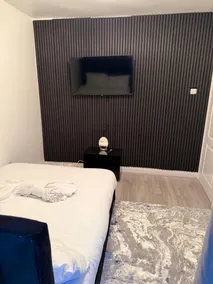 A Stunning 3 Bedroom Luxury Holiday Home - Room