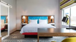 Hampton Inn by Hilton Deforest - Rom