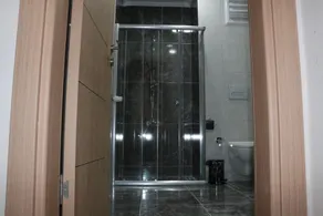 White House Apart - Bathroom