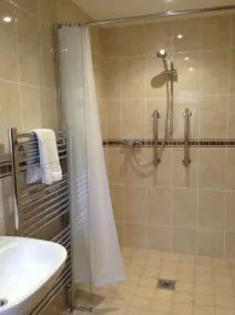 The Crown Hotel - Bathroom