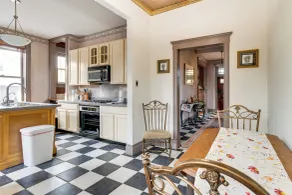 Pet-friendly Historic Library Home on Route 66 - Innvendig