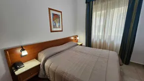 GH HOTEL  - Zimmer