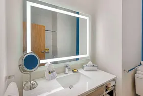 Best Western Plus Executive Residency Carlsbad Hotel - Badrum