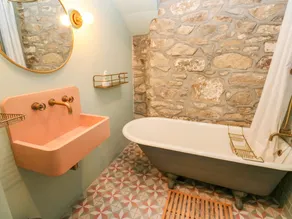 Barn Cottage - Bathroom