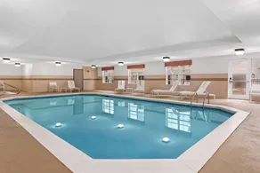 Country Inn & Suites by Radisson, Macon North, GA - Piscine