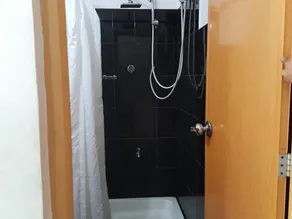 Wood Side Tour Inn - Bathroom