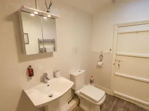 Violet Cottage - Bad