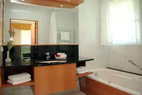 Hotel Iris - Bathroom