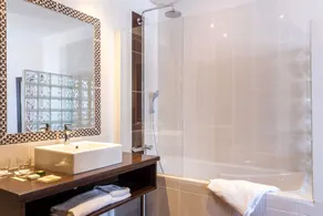 Chez La Rose - Bathroom