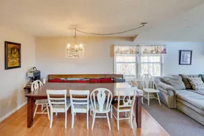 Hike & Picnic at Group Getaway in Rosedale! - Innenbereich