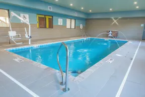 Holiday Inn Express & Suites Clarion by IHG - Pool