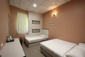 Shamrock Guest House II - Room