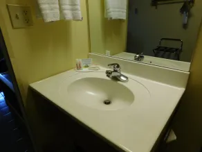 Days Inn by Wyndham Lexington NE - Bad