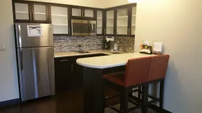 Staybridge Suites College Station by IHG - Chambre