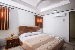 Cadillac Rock Beach Hotel - Room