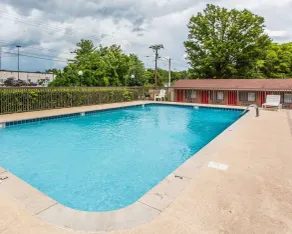 Econo Lodge Nashville North - Piscine