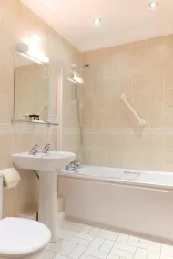 Livermead Cliff Hotel - Baño