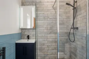 Pine Cottage - Bathroom
